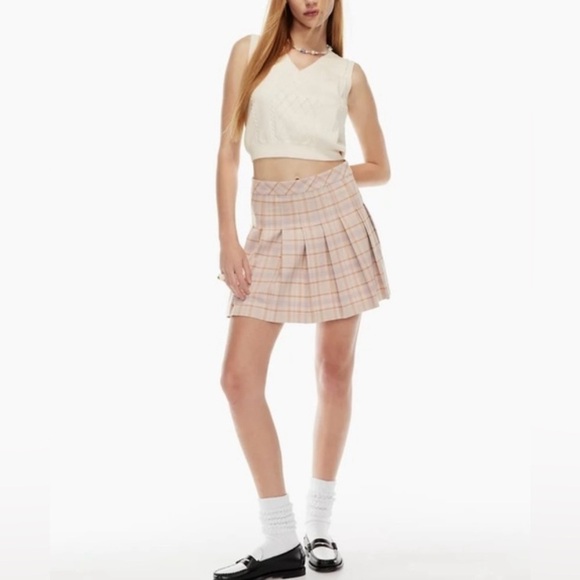 Aritzia Sunday Best Olive Micro Pleated Skirt - Picture 2 of 11